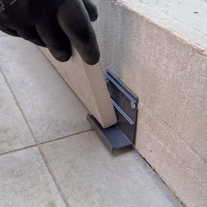 Klips schodowy dolny Renoplast